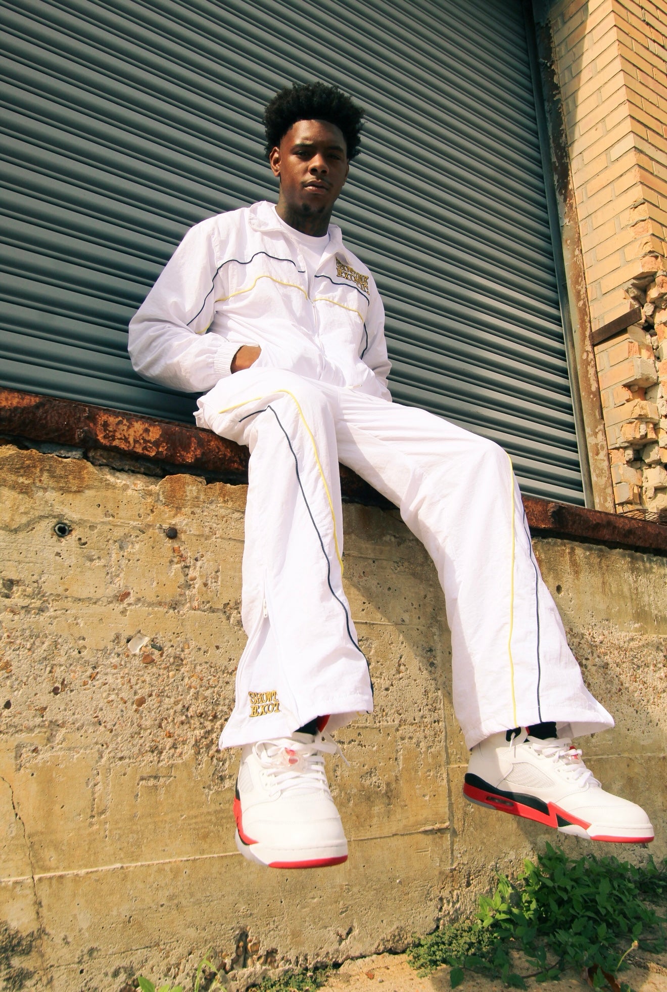 WHITE EXOTIC WINDBREAKER