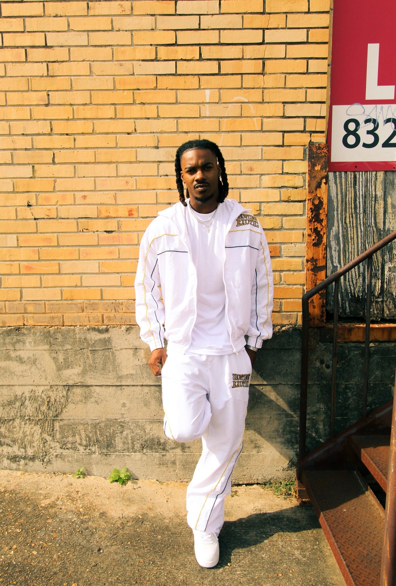 WHITE EXOTIC WINDBREAKER